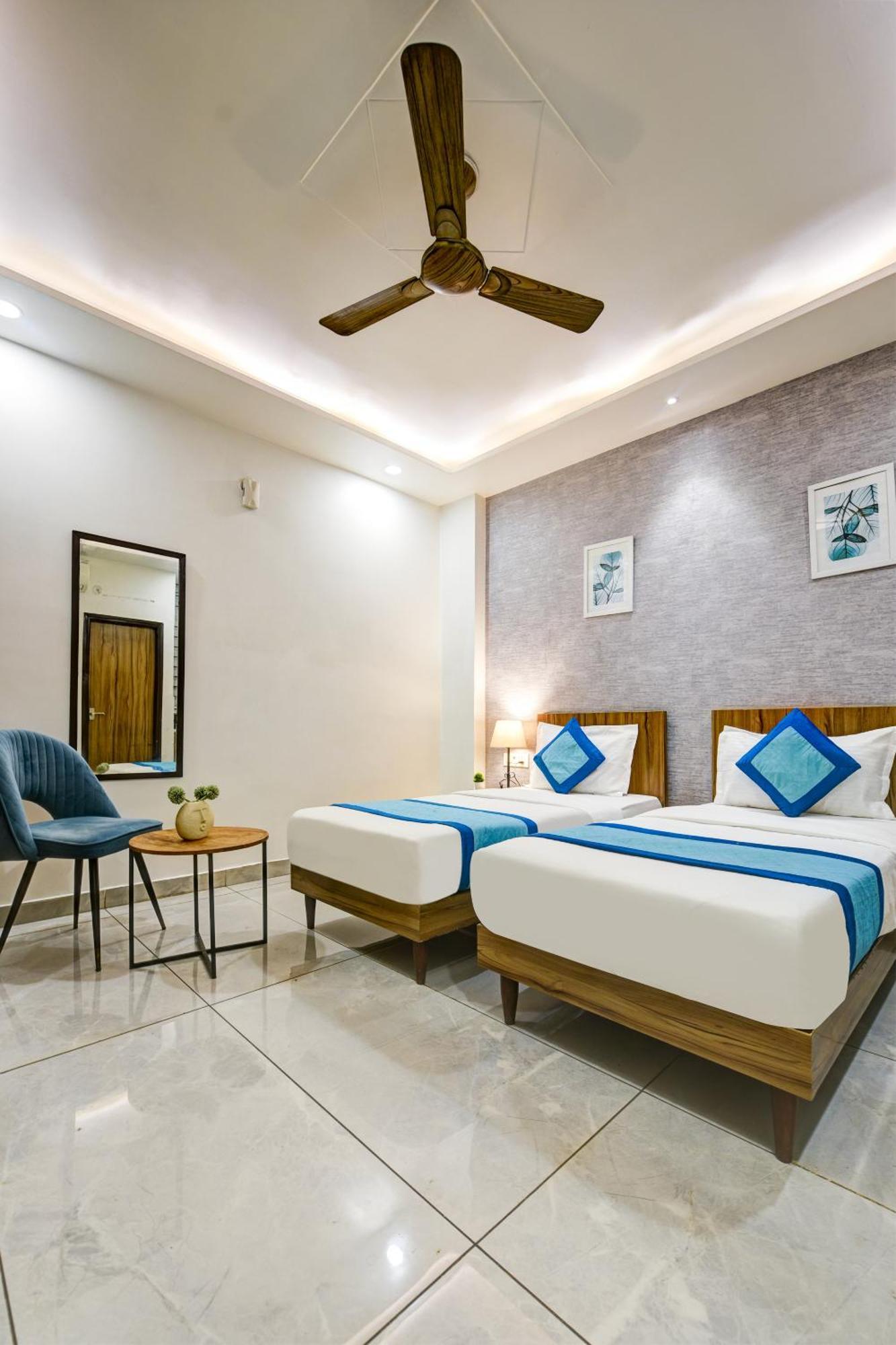 Gallivanto Inn Delhi  Buitenkant foto